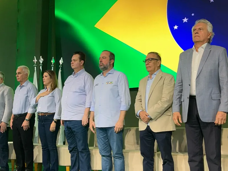 EM AJUSTES, AÇÚCAR OPERA COM ALTA FORTE NAS BOLSAS DE NY E LONDRES NESTA 2ª FEIRA