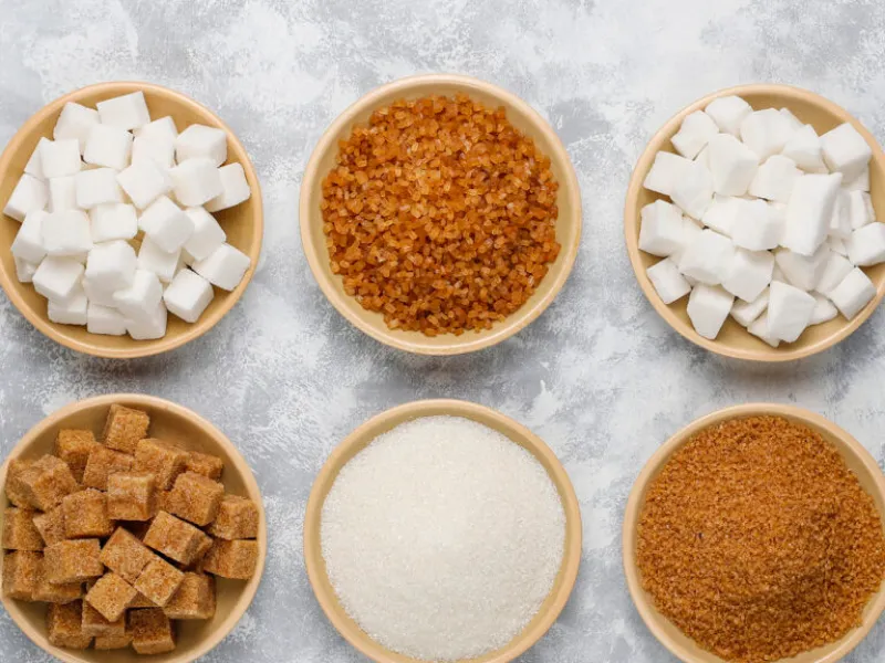 EM AJUSTES, AÇÚCAR OPERA COM ALTA FORTE NAS BOLSAS DE NY E LONDRES NESTA 2ª FEIRA