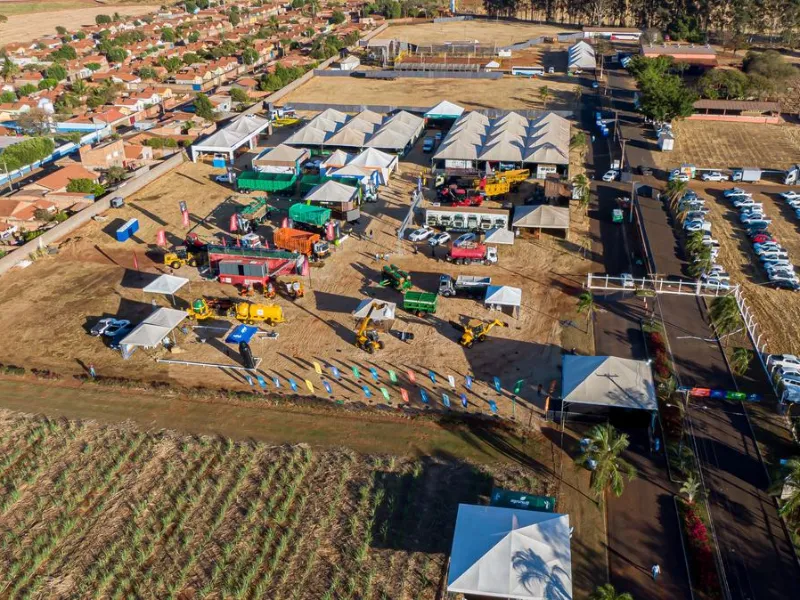 EM AJUSTES, AÇÚCAR OPERA COM ALTA FORTE NAS BOLSAS DE NY E LONDRES NESTA 2ª FEIRA