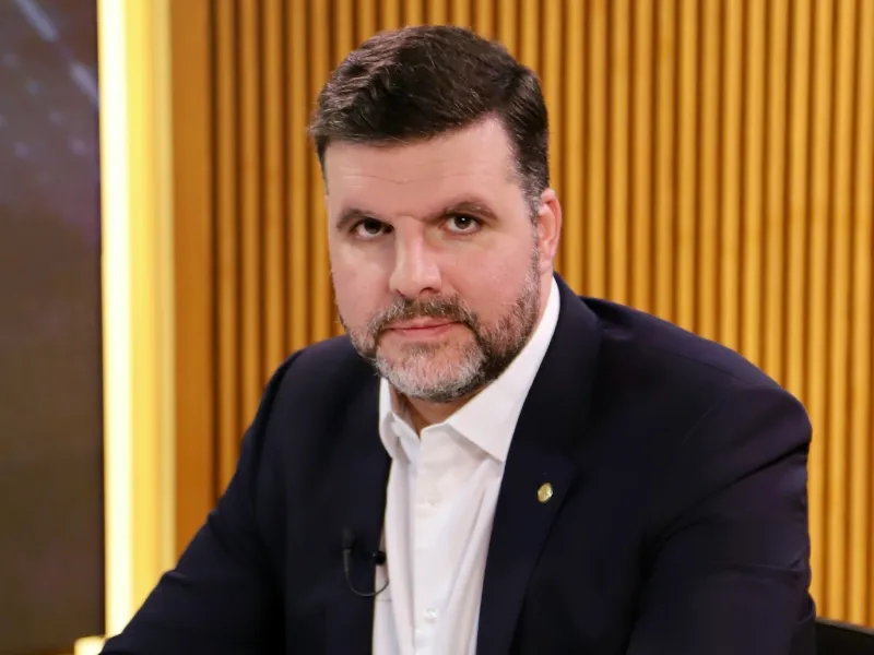 EM AJUSTES, AÇÚCAR OPERA COM ALTA FORTE NAS BOLSAS DE NY E LONDRES NESTA 2ª FEIRA