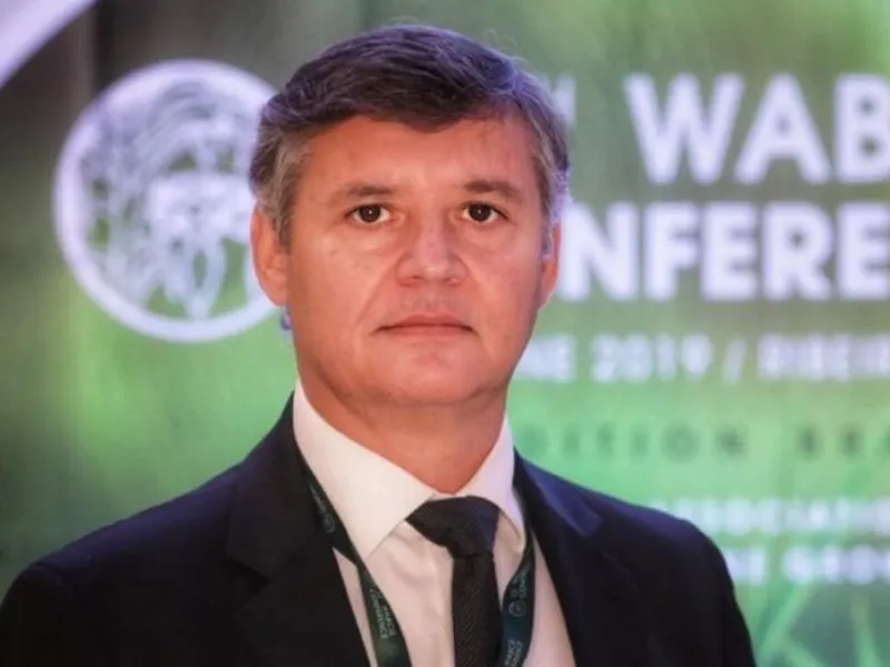 EM AJUSTES, AÇÚCAR OPERA COM ALTA FORTE NAS BOLSAS DE NY E LONDRES NESTA 2ª FEIRA