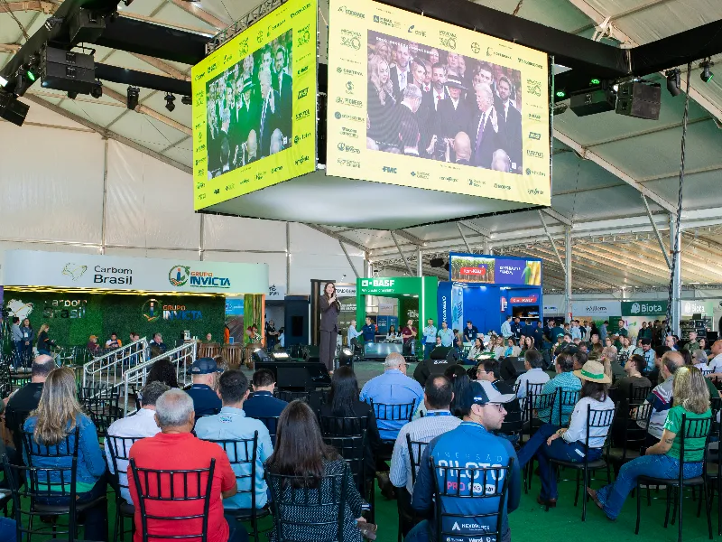 EM AJUSTES, AÇÚCAR OPERA COM ALTA FORTE NAS BOLSAS DE NY E LONDRES NESTA 2ª FEIRA