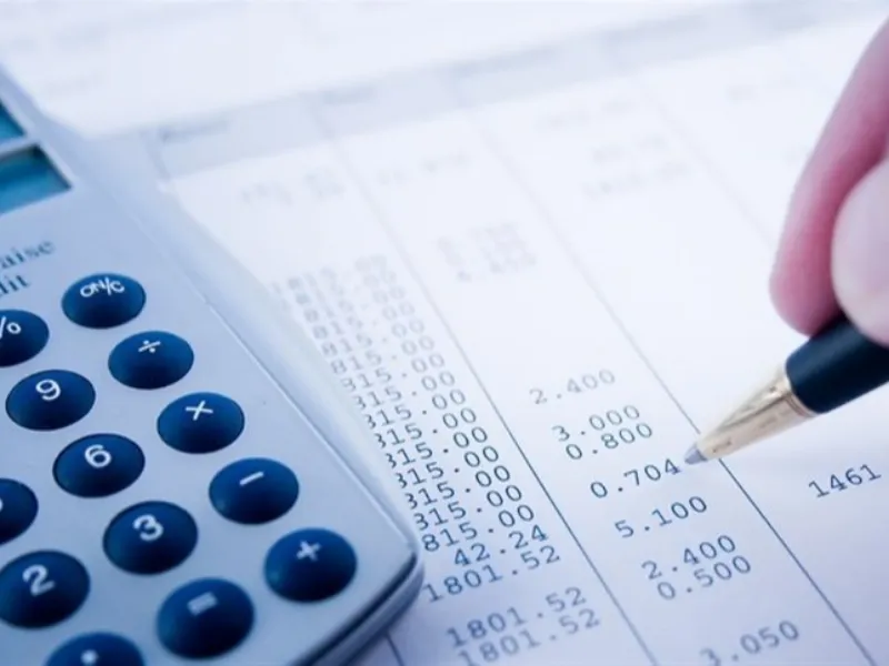 EM AJUSTES, AÇÚCAR OPERA COM ALTA FORTE NAS BOLSAS DE NY E LONDRES NESTA 2ª FEIRA