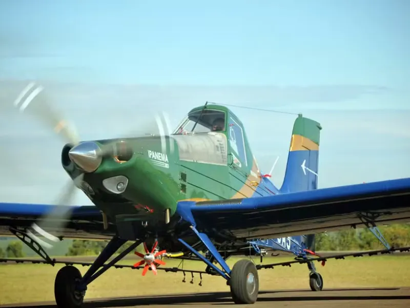 EM AJUSTES, AÇÚCAR OPERA COM ALTA FORTE NAS BOLSAS DE NY E LONDRES NESTA 2ª FEIRA