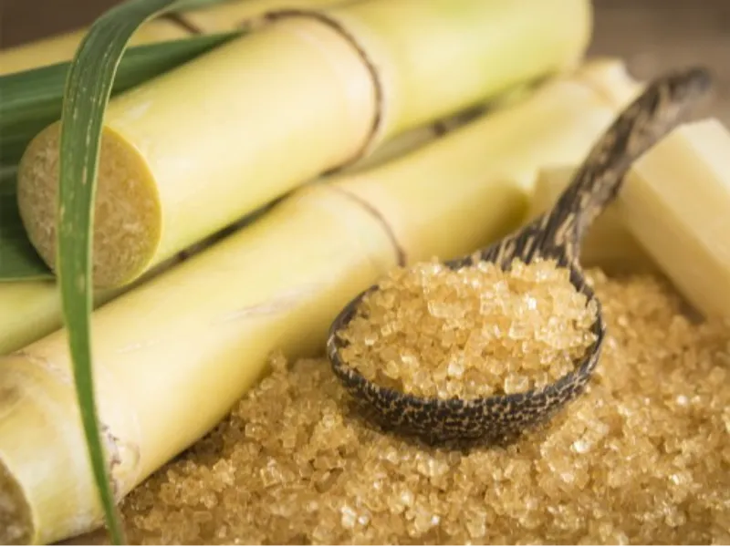 EM AJUSTES, AÇÚCAR OPERA COM ALTA FORTE NAS BOLSAS DE NY E LONDRES NESTA 2ª FEIRA